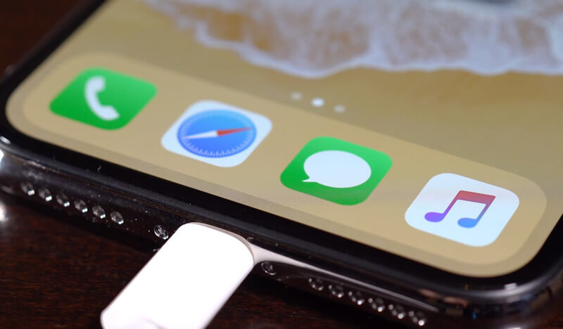 iPhone ne charge plus mais détecte le chargeur ? [Tutoriel]