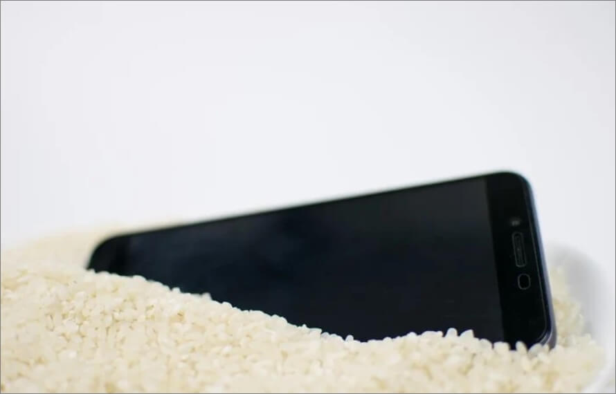 poner iPhone en arroz para arreglar iPhone mojado